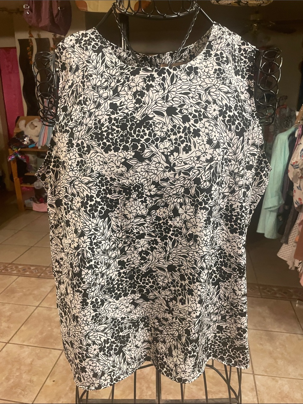 Notations Black and White Floral Tank Top
